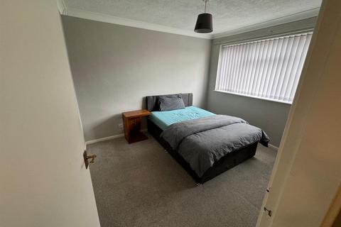 2 bedroom flat to rent, Leicester Court, Leicester Street, Bulkington, Bedworth