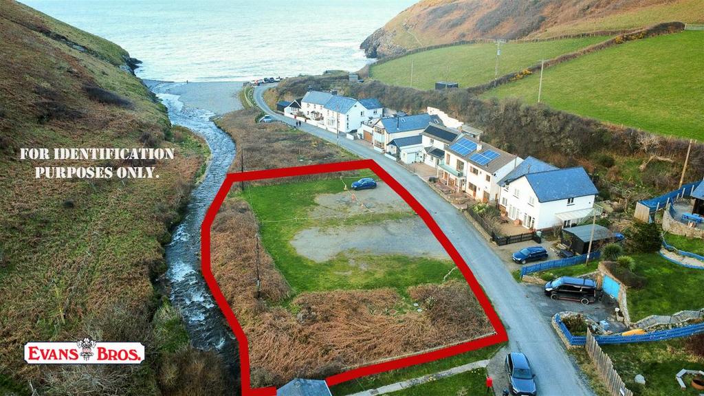 Car park, Cwmtydu.jpg