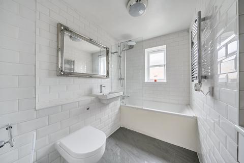 2 bedroom flat for sale, Winery Lane, Kingston Upon Thames, KT1