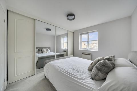 2 bedroom flat for sale, Winery Lane, Kingston Upon Thames, KT1