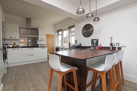 3 bedroom semi-detached house for sale, Park Avenue, Eastbourne, BN21 2XG