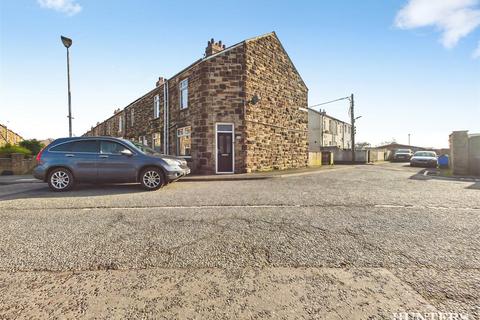 2 bedroom end of terrace house for sale, Henley Gardens, Consett