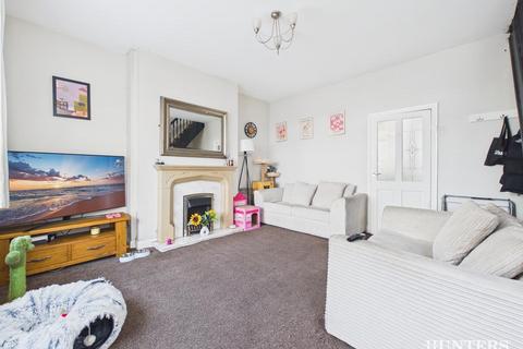 2 bedroom end of terrace house for sale, Henley Gardens, Consett