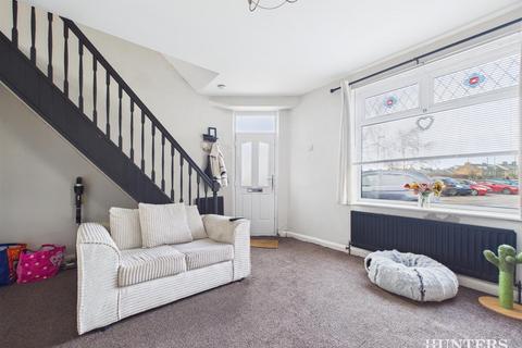 2 bedroom end of terrace house for sale, Henley Gardens, Consett