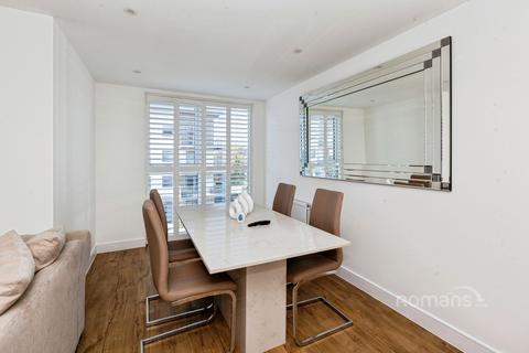 2 bedroom flat to rent, Kingston Close, Maidenhead, Berkshire, SL6