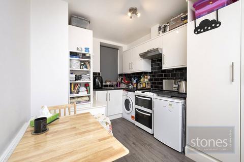 Studio to rent, Haverstock Hill, London, NW3