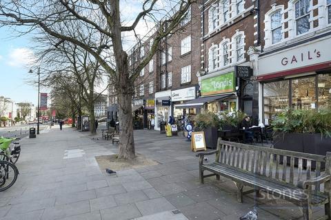 Studio to rent, Haverstock Hill, London, NW3