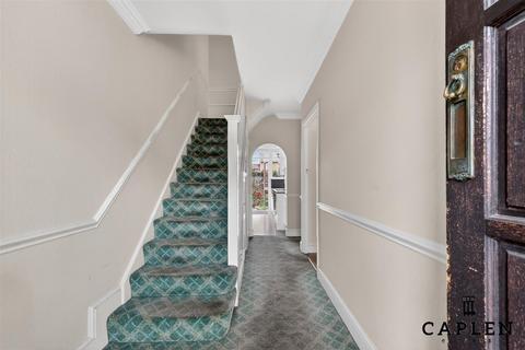 3 bedroom house for sale, Queenborough Gardens, Ilford