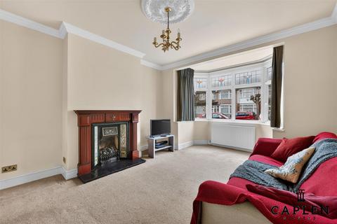 3 bedroom house for sale, Queenborough Gardens, Ilford