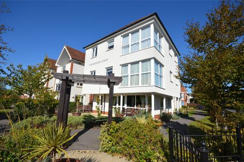 2 bedroom apartment for sale, Avenue Road, Lymington, Hampshire, SO41