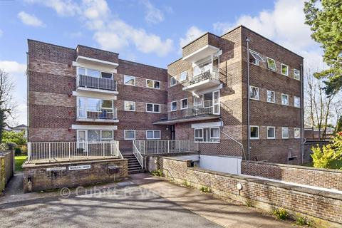 2 bedroom ground floor flat for sale, Hawthorn Close, Horsham, West Sussex