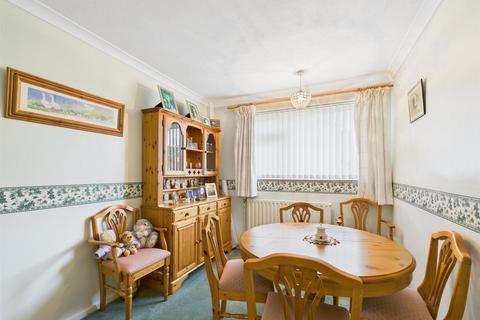 3 bedroom detached bungalow for sale, Aplin Road, Aylesbury HP21