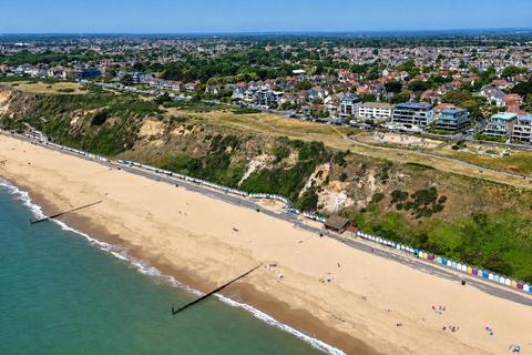 2 bedroom apartment for sale, Boscombe Overcliff Drive, Southbourne, Bournemouth, Dorset, BH5