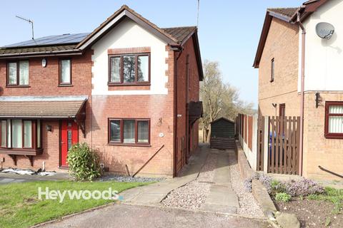 2 bedroom semi-detached house to rent, Sorrel Close, Bucknall, Stoke-On-Trent