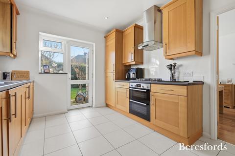 3 bedroom semi-detached house for sale, Dart Close, Upminster, RM14