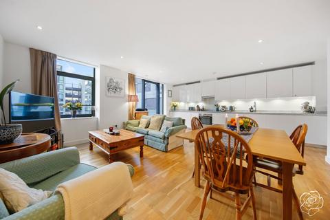 3 bedroom apartment for sale - Scarlet Close, London E20
