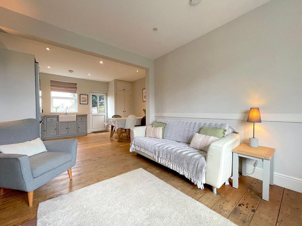 Living Room/Dining Room/Kitchen (2)