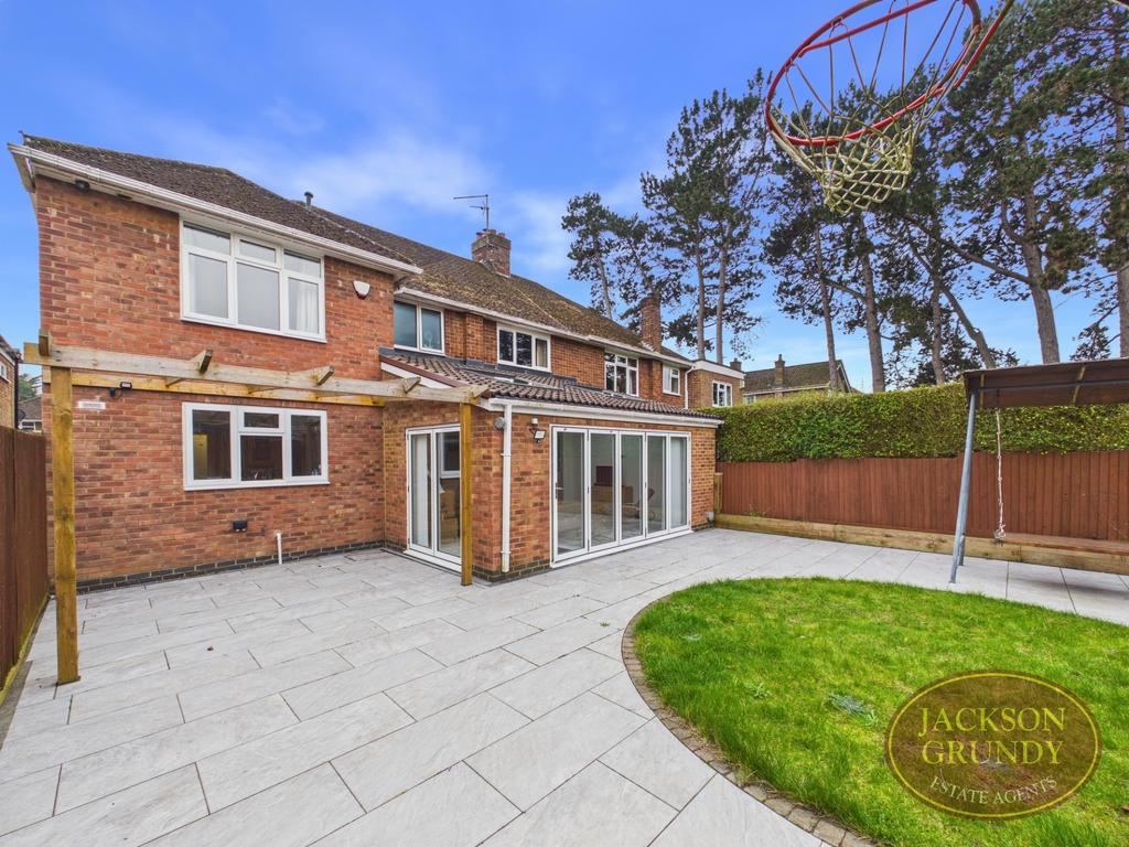 Oaklands Drive