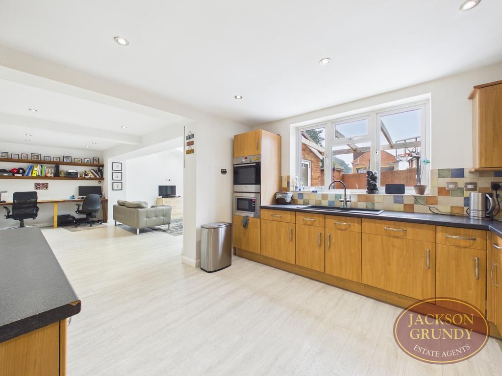 Oaklands Drive