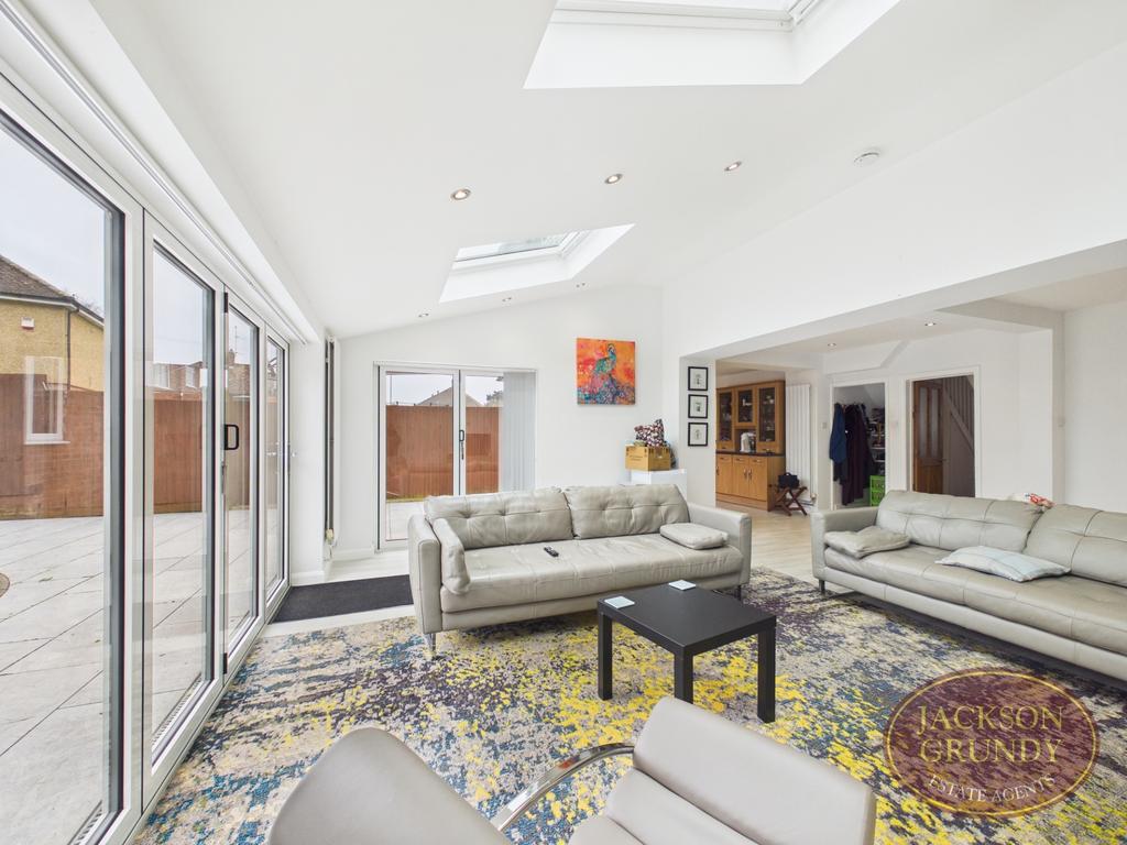Oaklands Drive