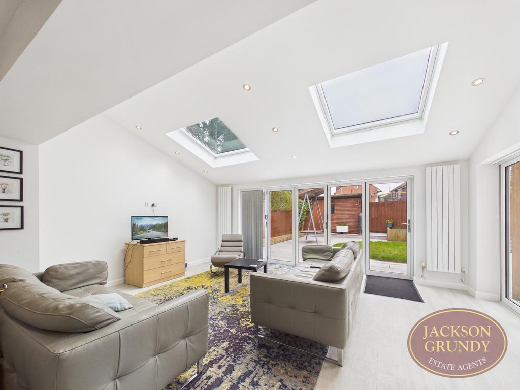 Oaklands Drive