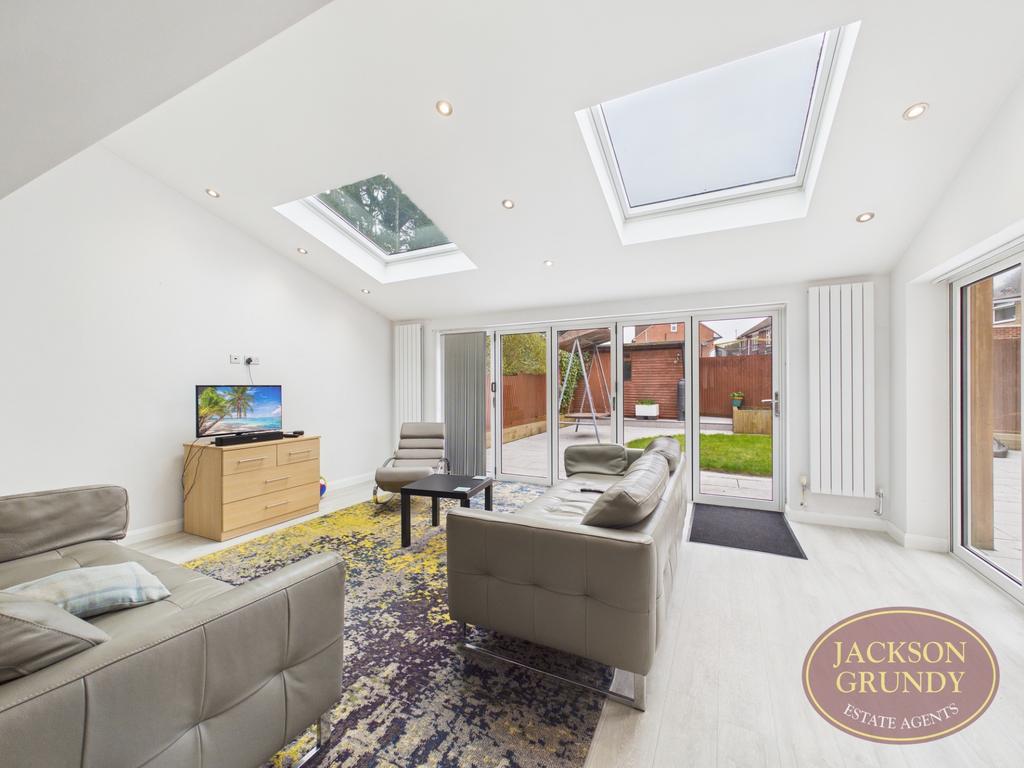 Oaklands Drive