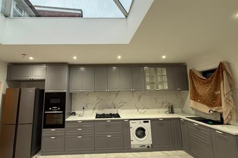 undefined, Hounslow, TW5