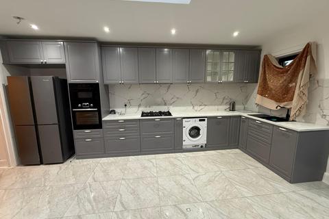 undefined, Hounslow, TW5