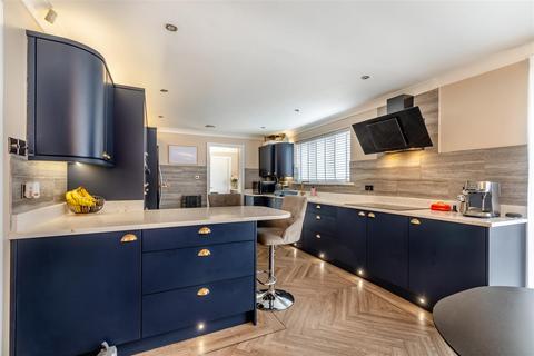 5 bedroom detached house for sale, Hawthorne Close, Sutton-in-Ashfield