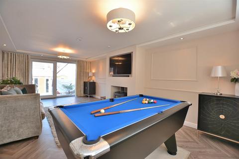 5 bedroom detached house for sale, Hawthorne Close, Sutton-in-Ashfield