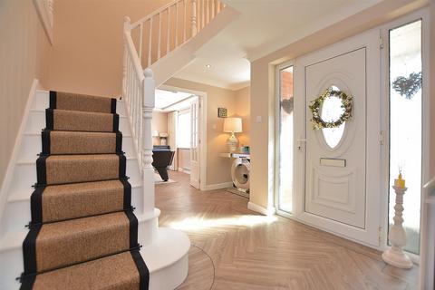 5 bedroom detached house for sale, Hawthorne Close, Sutton-in-Ashfield
