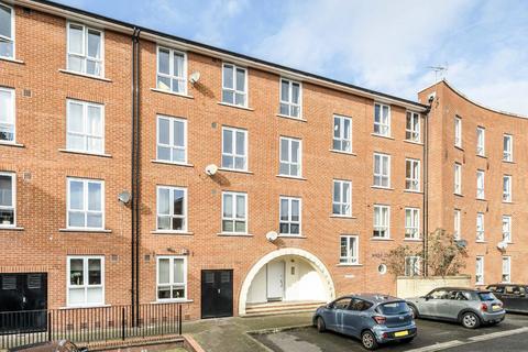1 bedroom flat for sale, Garter Way, London SE16
