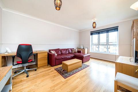 1 bedroom flat for sale, Garter Way, London SE16