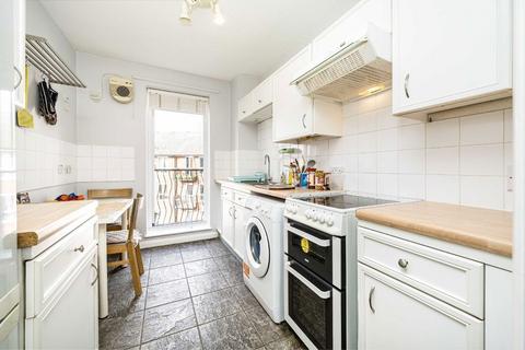 1 bedroom flat for sale, Garter Way, London SE16