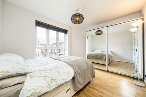 1 bedroom flat for sale, Garter Way, London SE16