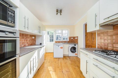 undefined, Avenue Road, London SW20