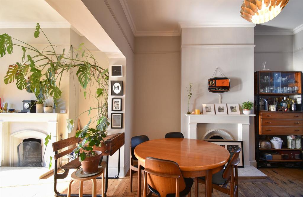 Living &amp; dining room