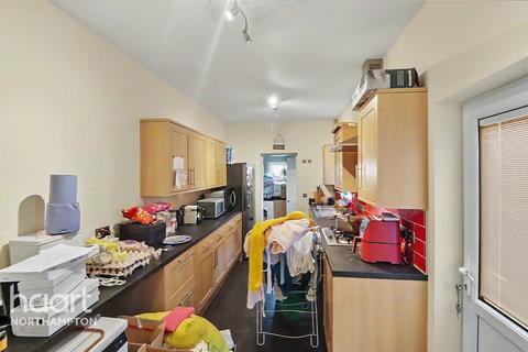3 bedroom terraced house for sale, St Davids Road, Northampton