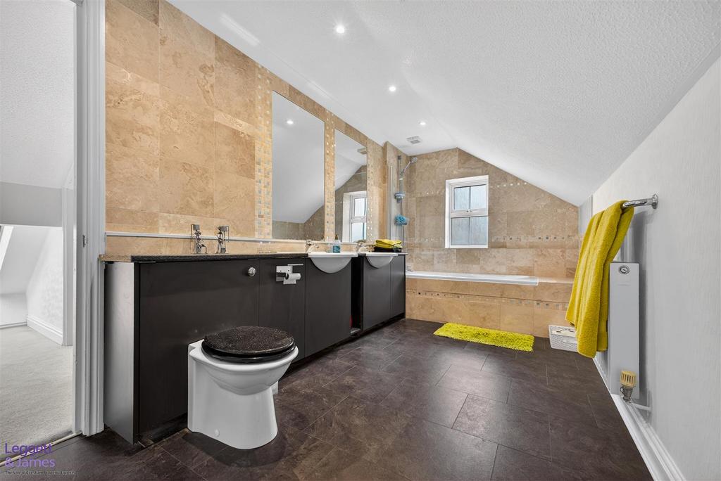 Master Ensuite