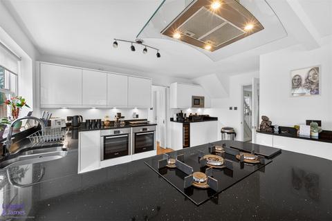 6 bedroom detached house for sale, Prince Henrys Close  Evesham