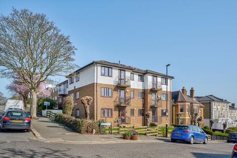 2 bedroom flat to rent, Horniman Drive, London SE23