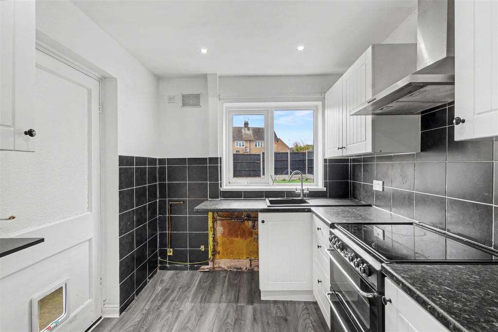 Kitchen 1.jpeg