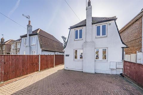 3 bedroom detached house for sale, St. Pauls Avenue, Slough