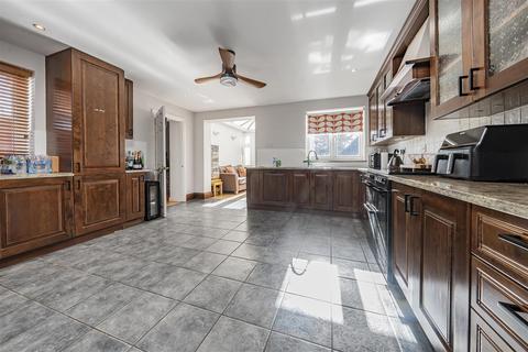 3 bedroom detached house for sale, St. Pauls Avenue, Slough