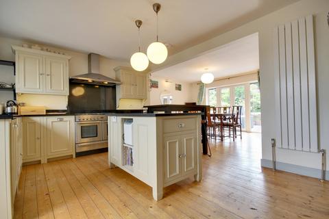 4 bedroom detached bungalow for sale, Oberfield Road, Brockenhurst, SO42