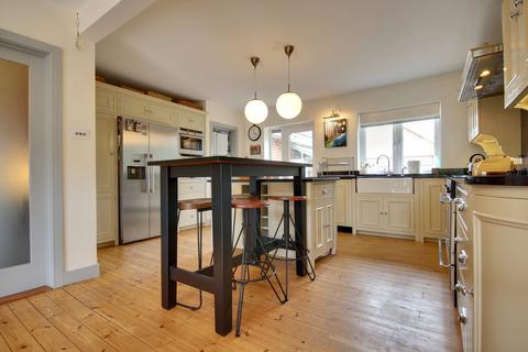 4 bedroom detached bungalow for sale, Oberfield Road, Brockenhurst, SO42