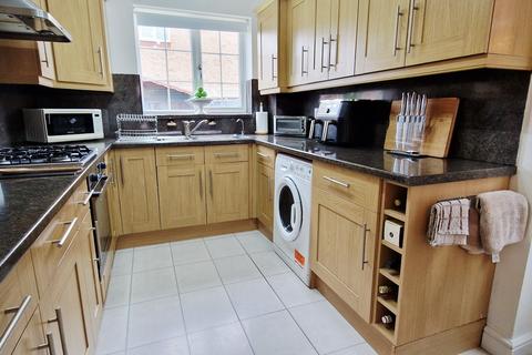 3 bedroom detached house for sale, Damigos Road, Gravesend DA12