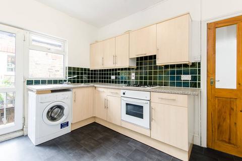 2 bedroom flat to rent, Bavent Road, Denmark Hill, London, SE5
