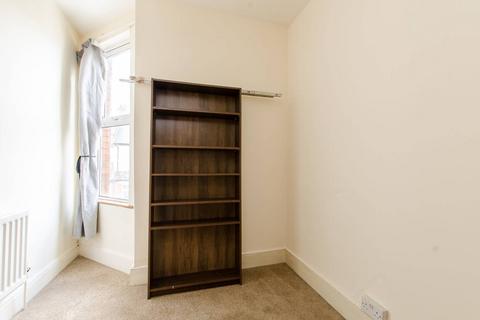 2 bedroom flat to rent, Bavent Road, Denmark Hill, London, SE5