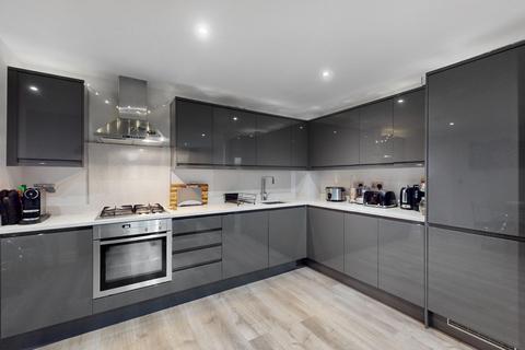 2 bedroom flat for sale, 270 Field End Road, Ruislip HA4